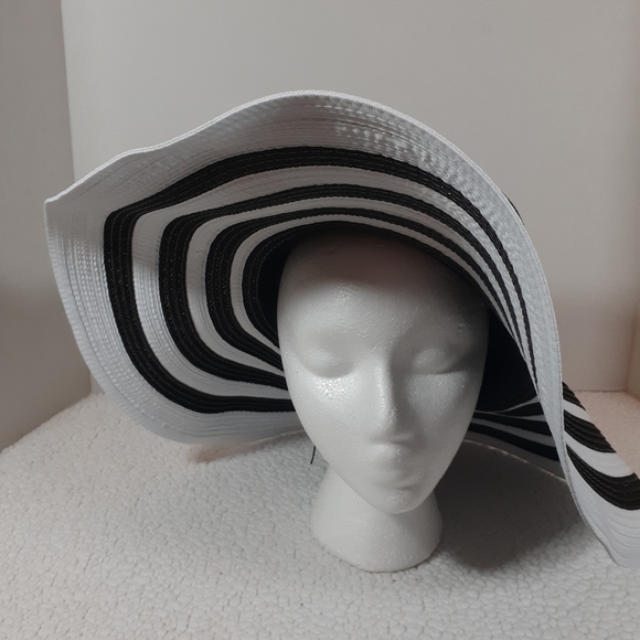 🔥3/$70 🎉3xHP🎉 *NWT* Vince Camuto Women's Hat - Picture 2 of 7